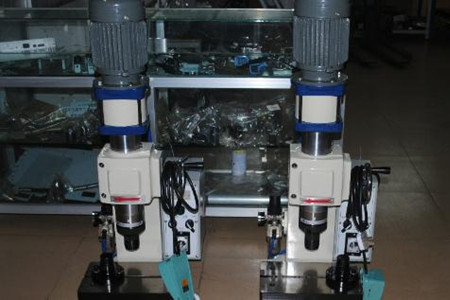 鉚釘機廠家怎么選擇?