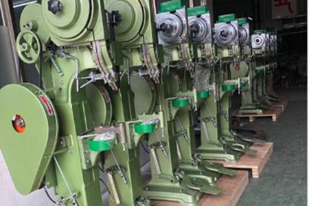 如何提高氣動(dòng)鉚釘機(jī)的鉚接強(qiáng)度?