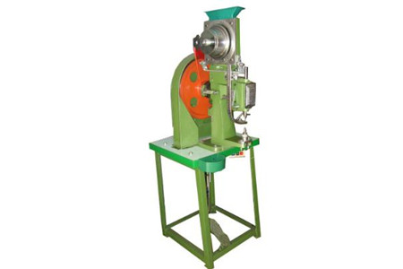 實(shí)心鉚釘機(jī)應(yīng)該符合哪些技術(shù)要求？