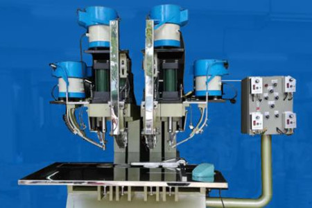 鉚釘機(jī)怎么選型號？碩峰來教你！